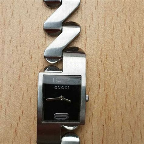 GUCCI Gucci 2055L Wristwatch Silver Black Quartz Ladies